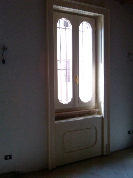 Finestra con sottoluce cieco