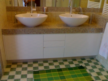 Mobile bagno laccato